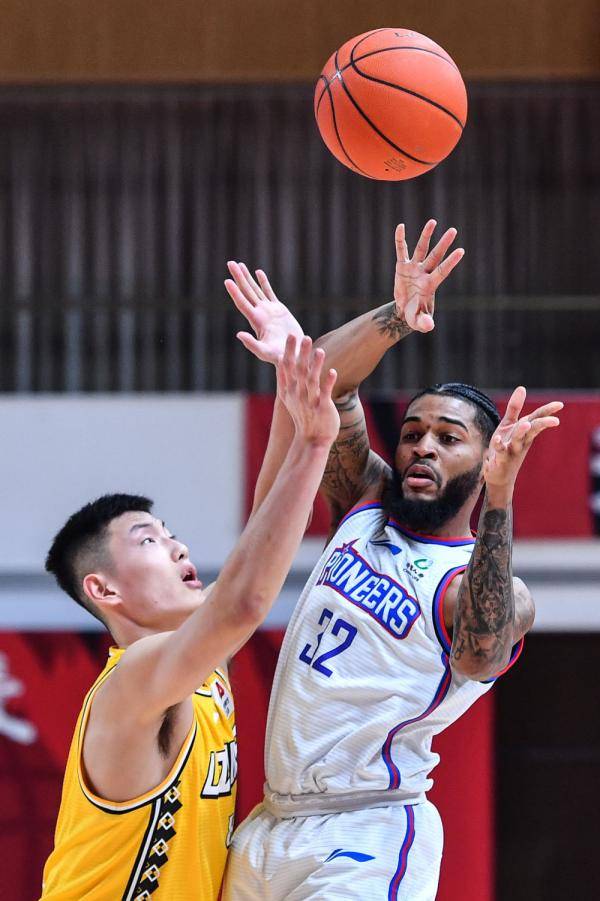 星空体育中国-字母哥利拉德缺席雄鹿生死战